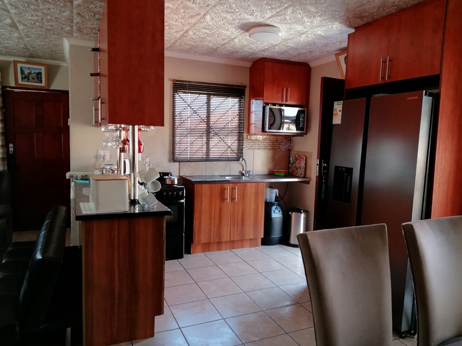 3 Bedroom Property for Sale in Waterkloof Hill Estate North West